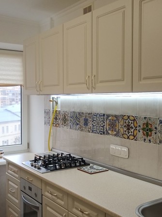 Продаж 2 кімн квартири біля станції метро Печерська, бул Лесі Українки 28а. - фото 1