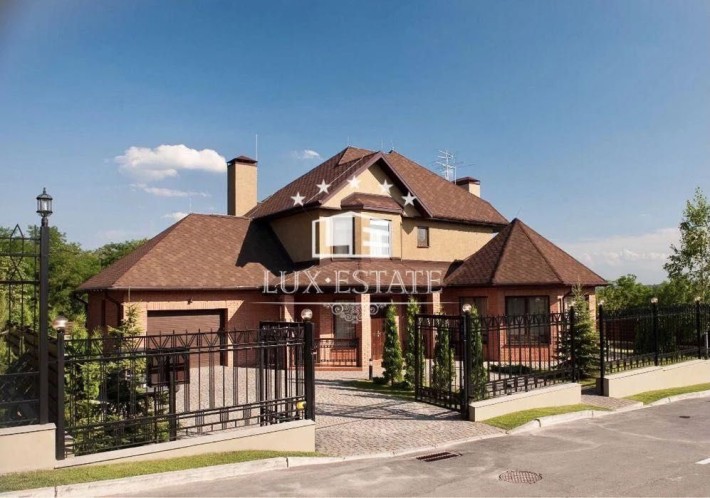 Дом с бассейном и генератором в Лесниках, КГ “ЗЕЛЁНЫЙ ГАЙ” - фото 1