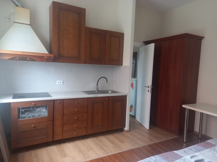 Здається  пів будинока - фото 1