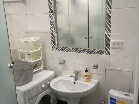 Однокімнатка квартира з новим ремонтом меблями та технікою Александрия