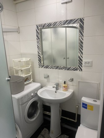 Однокімнатка квартира з новим ремонтом меблями та технікою - фото 1