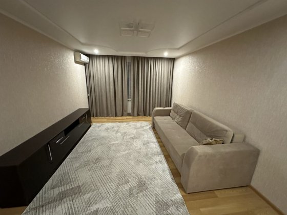 Здача в оренду 2 кімнатної квартири, район базару Бердичів