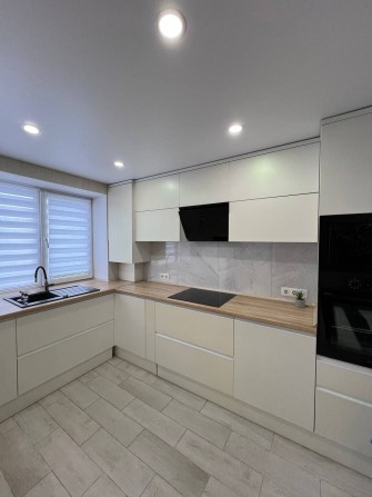 Здам трикімнатну квартиру -студію в районі міської лікарні - фото 1