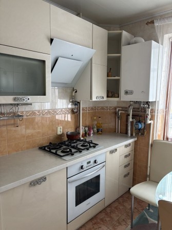 Здається трикімнатна квартира в центрі м. Васильків з індивідуалкою - фото 1