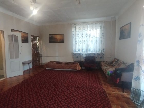 Сдам 2 комнатную в центре Каменское