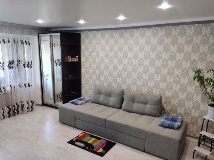 Сдам 1к комн комнатную кв-ру 7000 Правый берег - фото 1