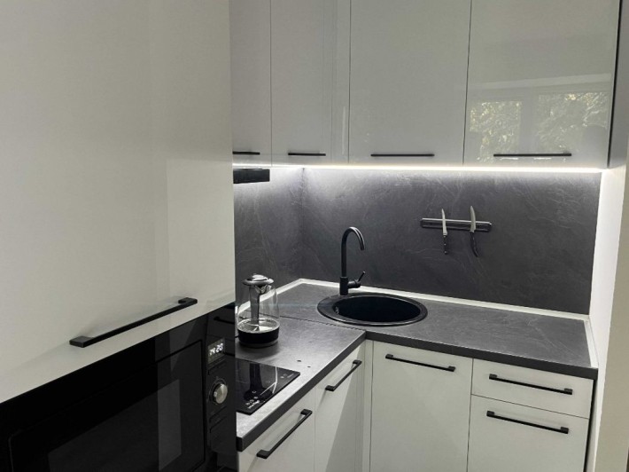 Сдам 2-3х к комн комнатную кв-ру 10.000  Правый берег - фото 1