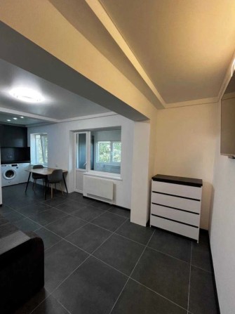 Сдам 1к комн комнатную кв-ру 8000 Правый берег Свет есть всегда! - фото 1