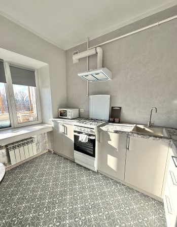 Оренда ВИДОВОЇ 2х кімнатної квартири на лівому березі міста Камʼянське - фото 1