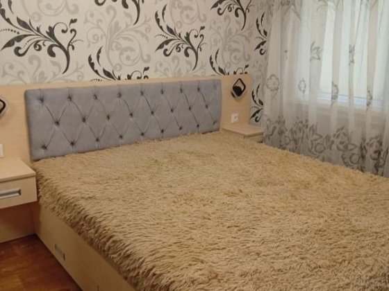 Здам 2-кімнатну квартиру (перший поверх, р-н АТБ, вул. Космонавтів). Дружківка