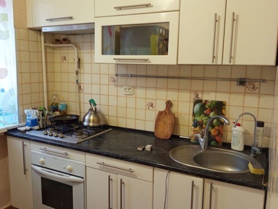 Сдается 3к по Космонавтов 30 на 2 этаже Дружковка