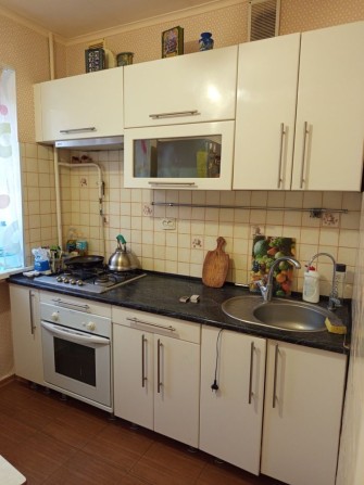 Сдается 3к по Космонавтов 30 на 2 этаже - фото 1