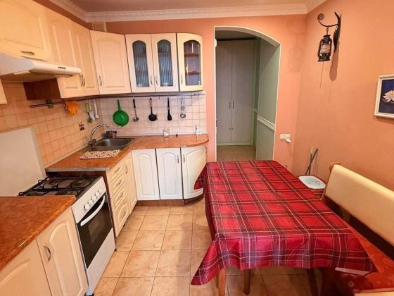 Сдам до лета 2 комнатную квартиру с ремонтом и красивым видом Чорноморськ