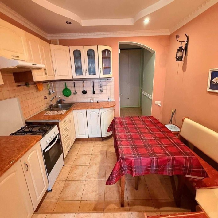 Сдам до лета 2 комнатную квартиру с ремонтом и красивым видом - фото 1