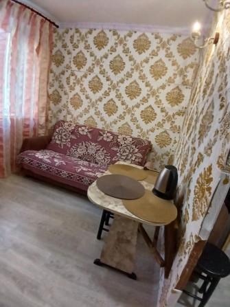 Аренда до лета малосемейка, 3этаж напротив парк - фото 1