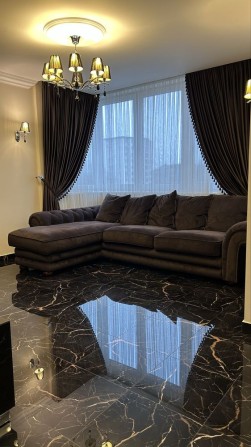 2к Люкс квартира біля парку - фото 1