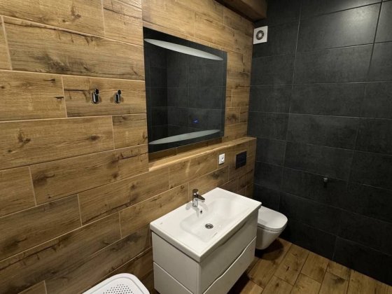 2-кiмн.кв. 2-поверх . У самому Центрi места. Краматорск