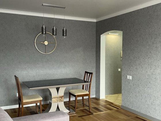 Оренда двокімнатної квартири з автономним опаленням і гаражем. Краматорск