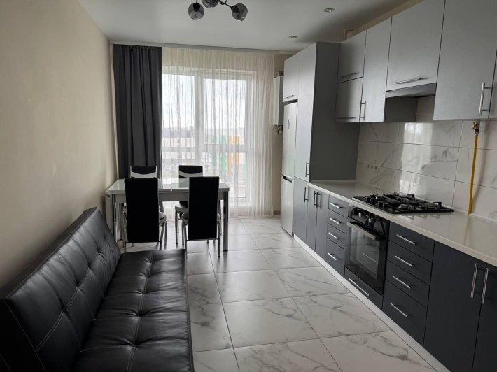 Пропонуємо вам 2х кімнатну квартиру з сучасними ремонтом на Озерній! - фото 1