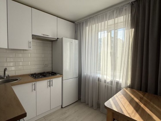 Оренда 2к центр орієнтир ресторан Фамілія Хмельницкий