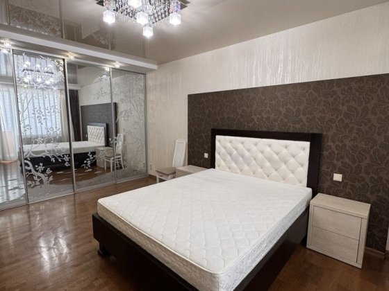 Зупинка Електроніка, 2хв до центра Хмельницкий