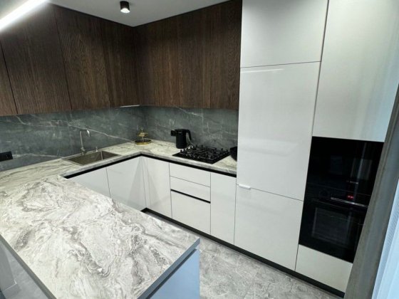 Пропонуємо вам 3х кімнатну квартиру в центрі з сучасними ремонтом! Хмельницький