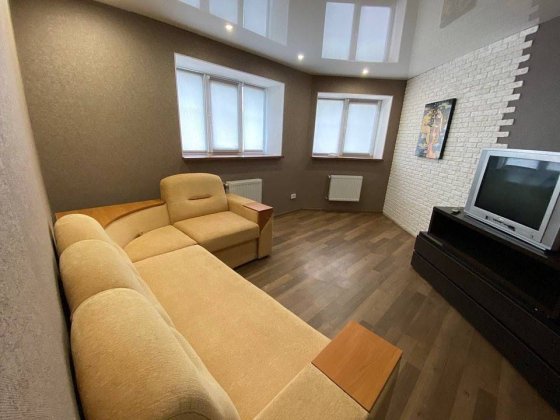 Однокімнатна квартира в цоколі Буча Буча