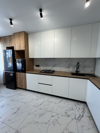 Оренда НОВОЇ просторої квартири ЖК Модуль, другий поверх! - фото 1