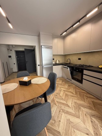 Оренда стильної 1 км квартири поруч з парком - фото 1