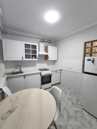 `Здам 1 кімнатна квартира, центр, меблі, техніка, ремонт - фото 1