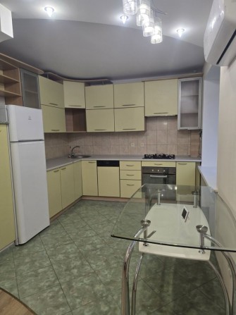 Оренда 3х кім. квартира по вул. Европейська, ремонт, меблі, техніка. - фото 1