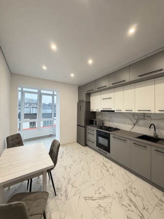 ЖК Паркове Містечко. 2-к укрмплектована. Центр міста! - фото 1