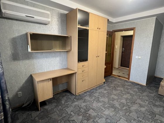 Здам /1 к/ центр / троіцька Кременчук