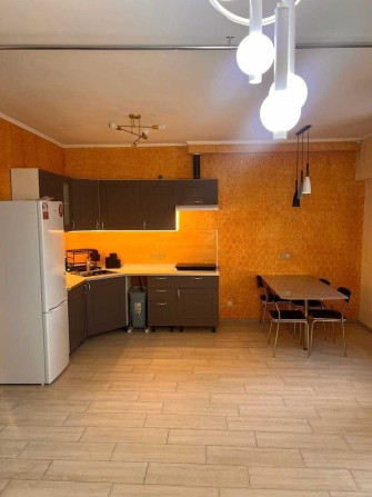 Велика євро 2 к квартира біля Центрального парку. - фото 1