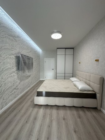 Оренда 2 кімнатної новобудови з новим ремонтом та технікою Київська14А - фото 1