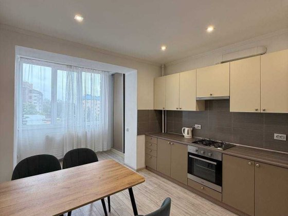 Оренда 1-к вул. Незалежності біля Драмтеатру Івано-Франківськ