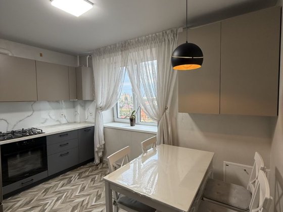 Оренда 2к квартири Волошковий дім Відродження Луцьк