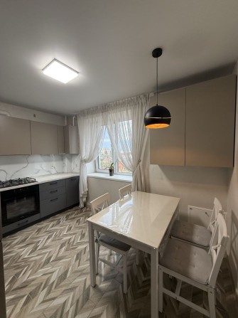 Оренда 2к квартири Волошковий дім Відродження - фото 1