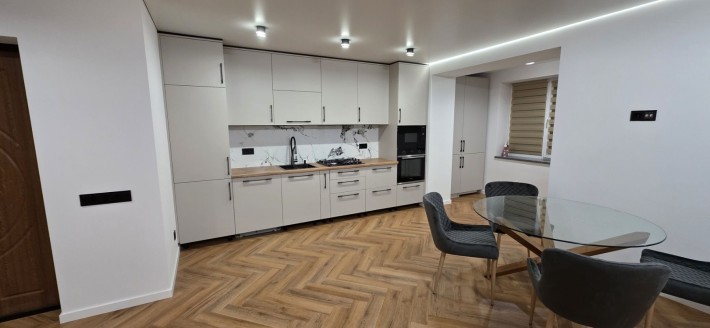 Оренда 2 кім. квартири  в новобудові вул. Набережна! Перше поселення! - фото 1