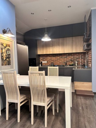 Здаю ПЕНТХАУС. Біля Версаль парку. Кухня 19м2 та 2 окремі кімнати - фото 1