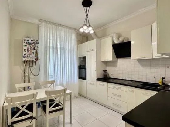 Оренда 2 кімнатної квартири в центрі в малоповерх будинку. Паркомісце Івано-Франківськ