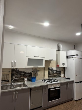 Оренда 3-кімнатної квартири в центральній частині міста по вул. Мулика - фото 1