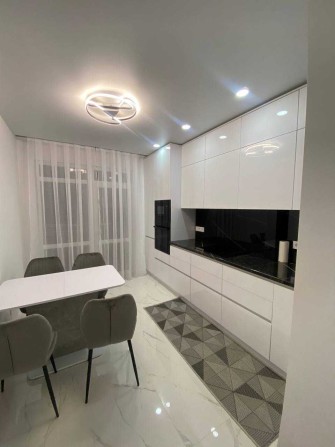 Оренда 2-кімнатної квартири в ЖК "Липки" - фото 1