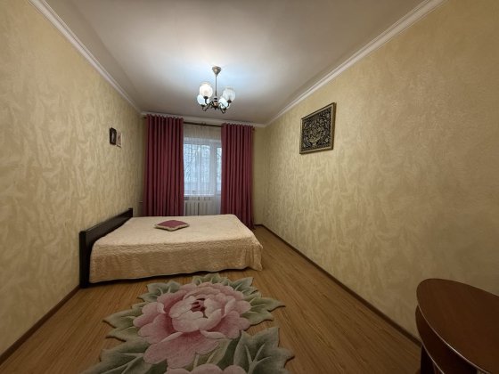 Здам в оренду 2-х кімнатну  квартиру в центрі міста, вул .Чорноаола Ровно