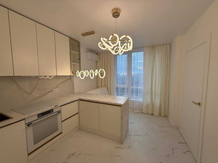 Оренда квартири неподалік усіх торгових центрів - фото 1