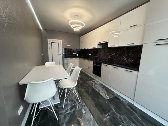 Оренда! Велика 2 кімнатна з посудомийною та кондиціонером! Княгинин Івано-Франківськ