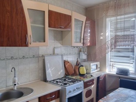 Оренда трикімнатної квартири на Шуменському . Ліфт працює . Херсон