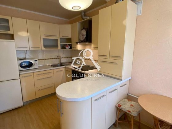 Оренда трикімнатної квартири по вулиці Степана Тільги ! Кривой Рог