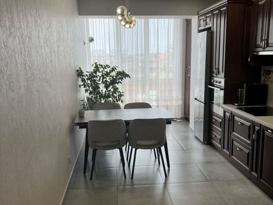 1-0 кімнатна на Щасливому Ровно