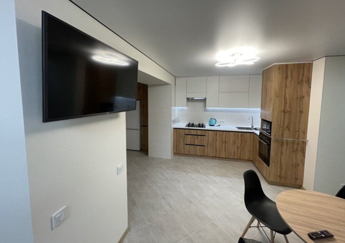 Оренда сучасної 1-кімнатної квартири вул. О.Довженка - фото 1